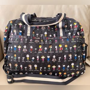 NWT Lesportsac Snoopy Vintage Peanuts Easy Carry Shoulder Tote Bag Purse